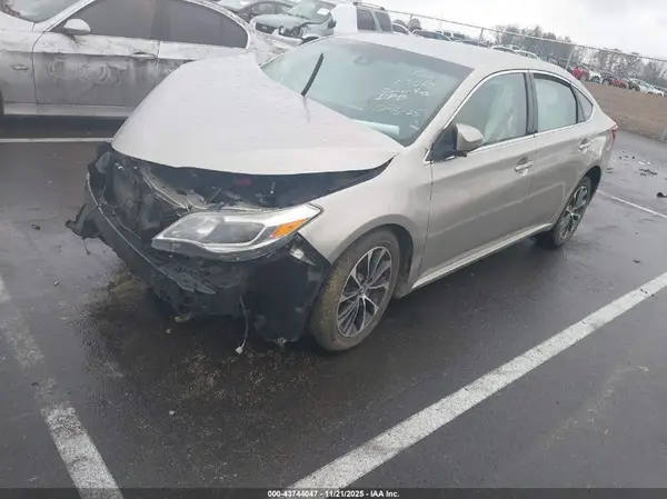 4T1BK1EB3JU281638 2018 TOYOTA AVALON - Image 2