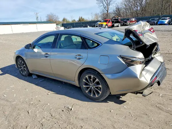 4T1BK1EB3JU281672 2018 TOYOTA AVALON - Image 2