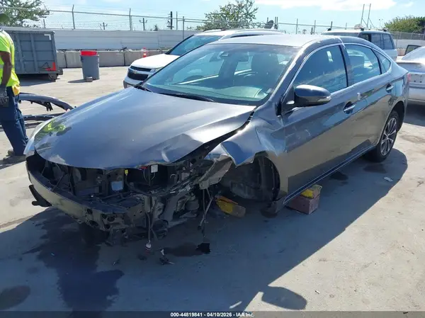 4T1BK1EB3JU284765 2018 TOYOTA AVALON - Image 2