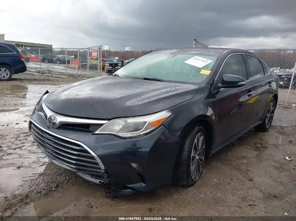 4T1BK1EB3JU285379 2018 TOYOTA AVALON - Image 2
