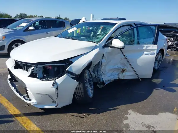 4T1BK1EB3JU286757 2018 TOYOTA AVALON - Image 2