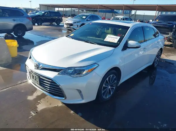 4T1BK1EB4JU268638 2018 TOYOTA AVALON - Image 2