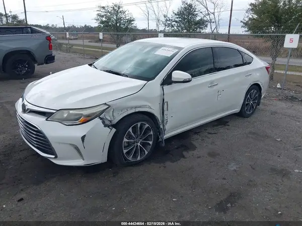 4T1BK1EB5JU269751 2018 TOYOTA AVALON - Image 2