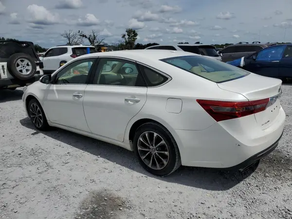 4T1BK1EB5JU274755 2018 TOYOTA AVALON - Image 2