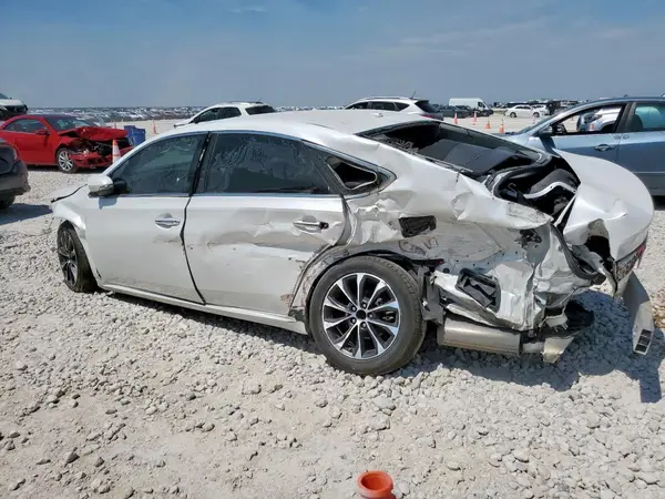 4T1BK1EB5JU279194 2018 TOYOTA AVALON - Image 2