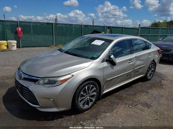 4T1BK1EB7JU270478 2018 TOYOTA AVALON - Image 2