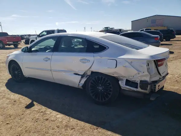 4T1BK1EB7JU272411 2018 TOYOTA AVALON - Image 2
