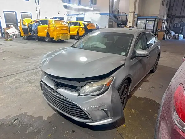 4T1BK1EB7JU280556 2018 TOYOTA AVALON - Image 2