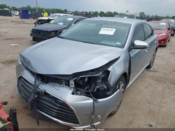 4T1BK1EB7JU283313 2018 TOYOTA AVALON - Image 2