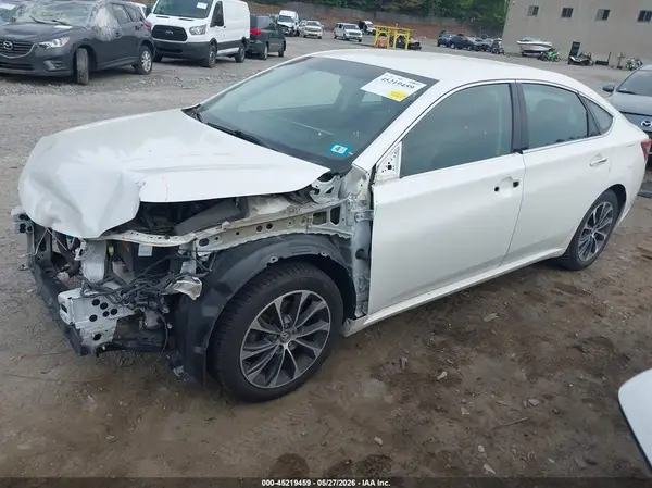 4T1BK1EB8GU205518 2016 TOYOTA AVALON - Image 2