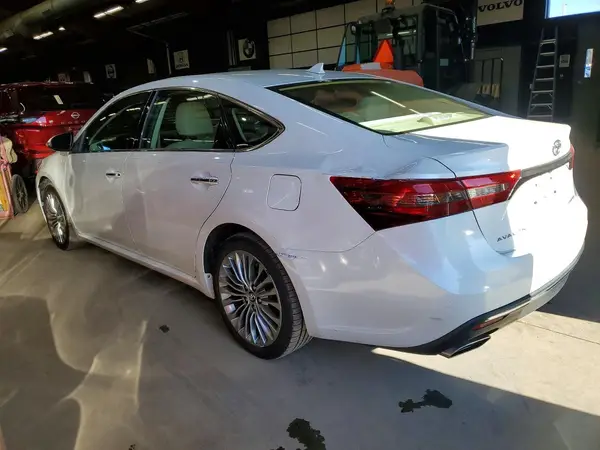 4T1BK1EB8HU244062 2017 TOYOTA AVALON - Image 2