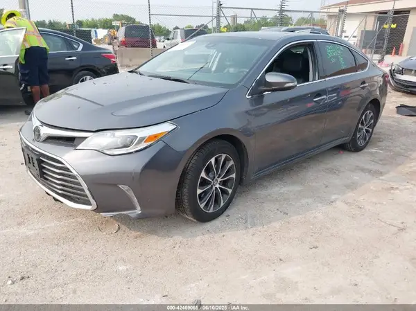 4T1BK1EB8JU274183 2018 TOYOTA AVALON - Image 2