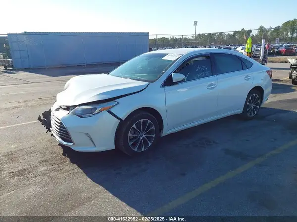 4T1BK1EB8JU280176 2018 TOYOTA AVALON - Image 2
