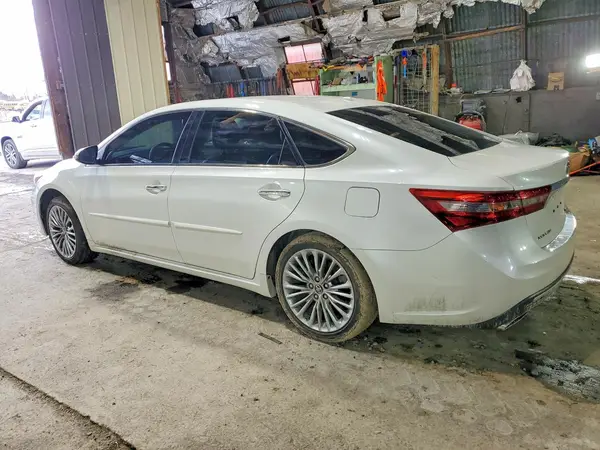 4T1BK1EB8JU287628 2018 TOYOTA AVALON - Image 2