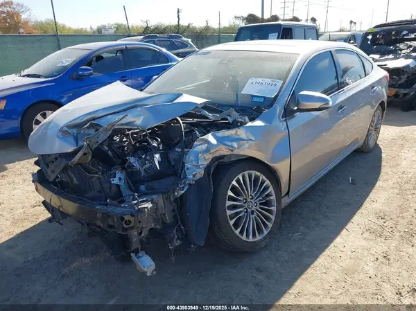 4T1BK1EB9JU268067 2018 TOYOTA AVALON - Image 2