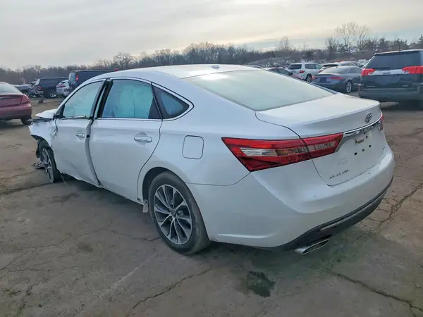 4T1BK1EB9JU271082 2018 TOYOTA AVALON - Image 2