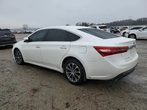 4T1BK1EB9JU272989 2018 TOYOTA AVALON - Image 2