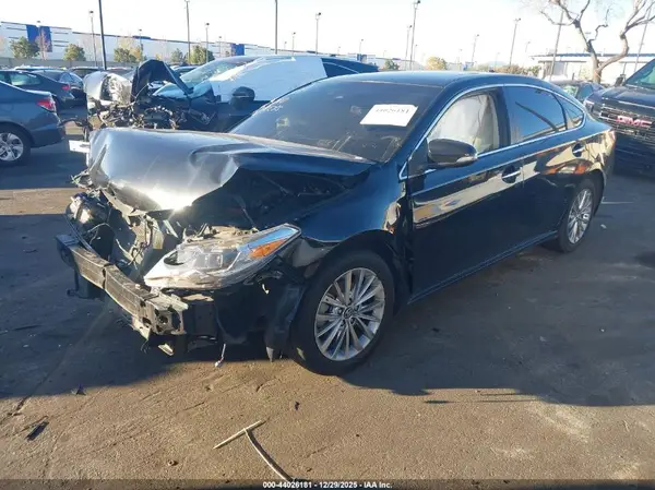 4T1BK1EB9JU276072 2018 TOYOTA AVALON - Image 2