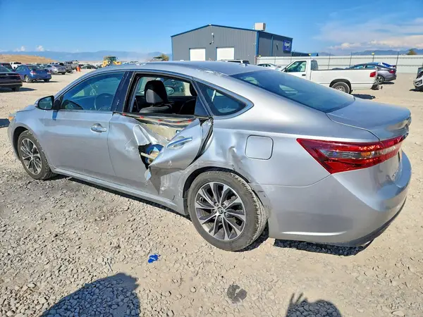 4T1BK1EB9JU280266 2018 TOYOTA AVALON - Image 2