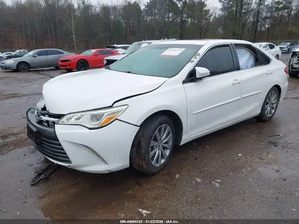4T1BK1FK0GU568894 2016 TOYOTA CAMRY - Image 2