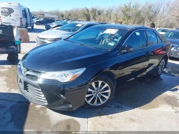 4T1BK1FK0GU573979 2016 TOYOTA CAMRY - Image 2