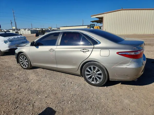 4T1BK1FK0HU031573 2017 TOYOTA CAMRY - Image 2