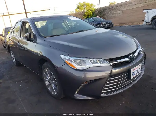 4T1BK1FK0HU583249 2017 TOYOTA CAMRY - Image 1