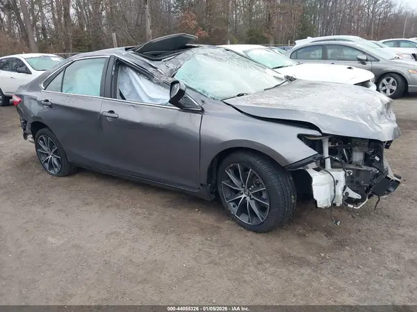 4T1BK1FK1GU575529 2016 TOYOTA CAMRY - Image 1