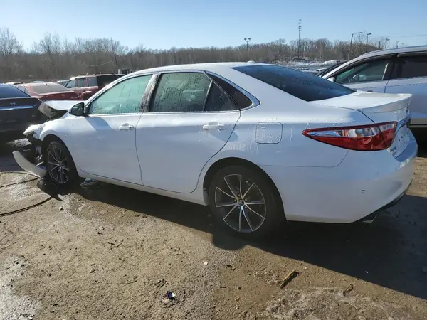 4T1BK1FK1GU575904 2016 TOYOTA CAMRY - Image 2