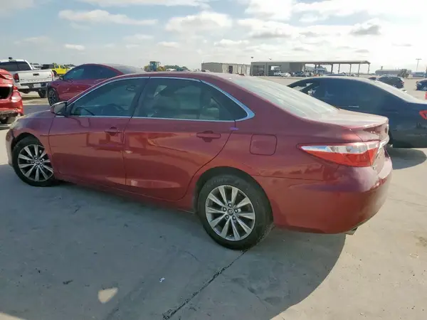 4T1BK1FK1GU576972 2016 TOYOTA CAMRY - Image 2