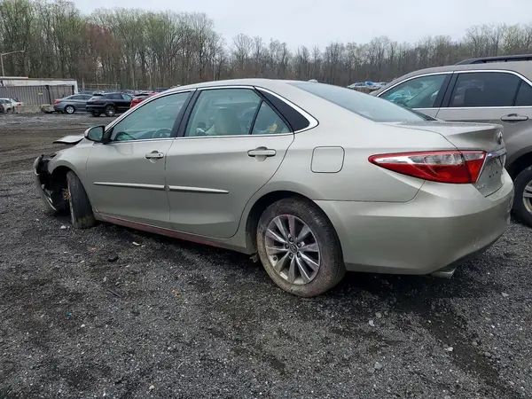 4T1BK1FK1HU581977 2017 TOYOTA CAMRY - Image 2