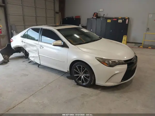 4T1BK1FK1HU585141 2017 TOYOTA CAMRY - Image 1