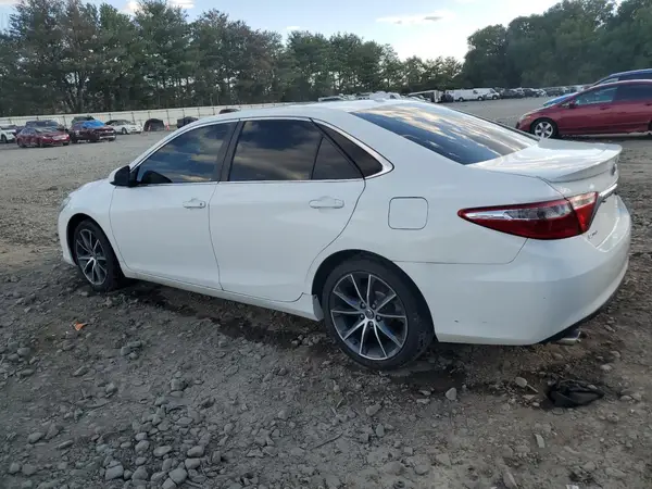 4T1BK1FK2GU030567 2016 TOYOTA CAMRY - Image 2