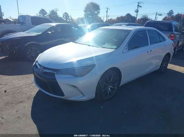 4T1BK1FK2HU032076 2017 TOYOTA CAMRY - Image 2