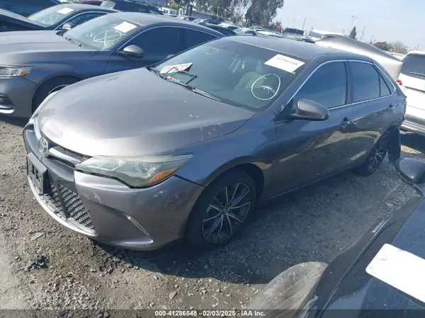 4T1BK1FK2HU577579 2017 TOYOTA CAMRY - Image 2