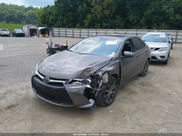 4T1BK1FK2HU578215 2017 TOYOTA CAMRY - Image 2