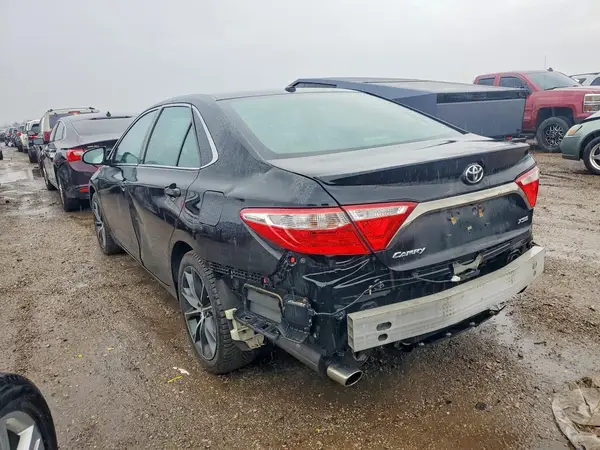 4T1BK1FK3GU573099 2016 TOYOTA CAMRY - Image 2