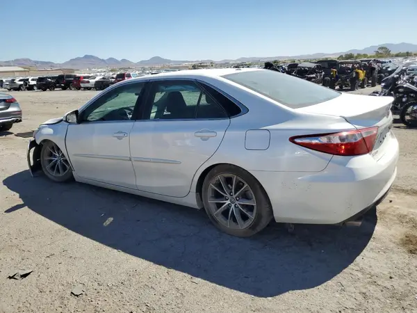 4T1BK1FK3GU575659 2016 TOYOTA CAMRY - Image 2