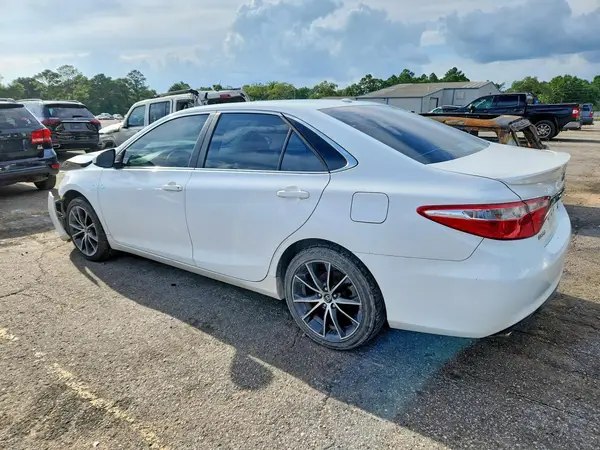 4T1BK1FK3HU577199 2017 TOYOTA CAMRY - Image 2