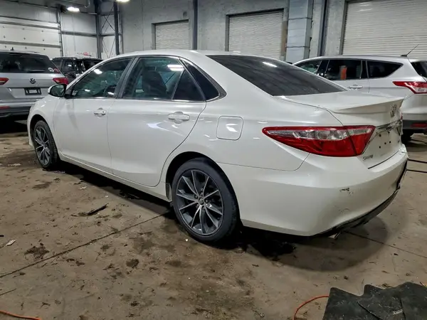 4T1BK1FK3HU579504 2017 TOYOTA CAMRY - Image 2