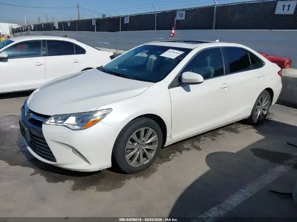 4T1BK1FK3HU581611 2017 TOYOTA CAMRY - Image 2