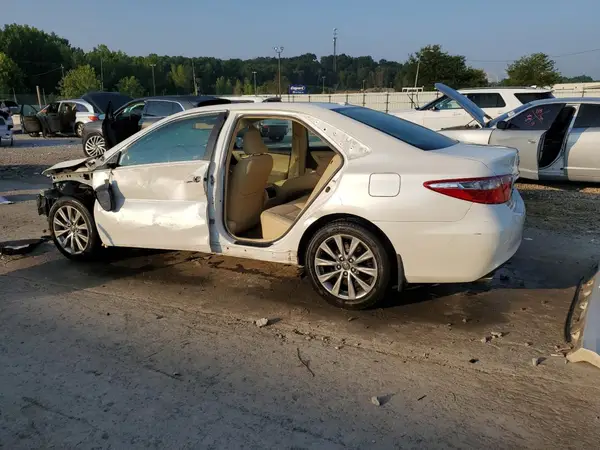 4T1BK1FK3HU581706 2017 TOYOTA CAMRY - Image 2