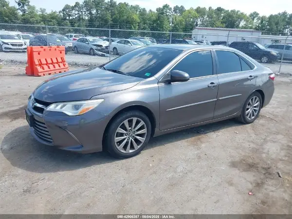 4T1BK1FK3HU584363 2017 TOYOTA CAMRY - Image 2