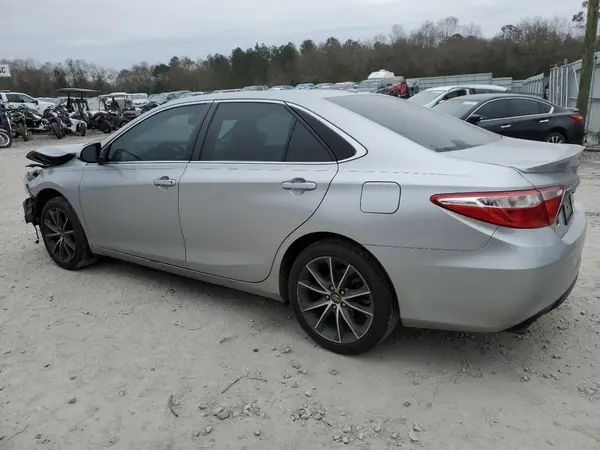 4T1BK1FK4HU031561 2017 TOYOTA CAMRY - Image 2