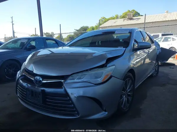 4T1BK1FK4HU579897 2017 TOYOTA CAMRY - Image 2