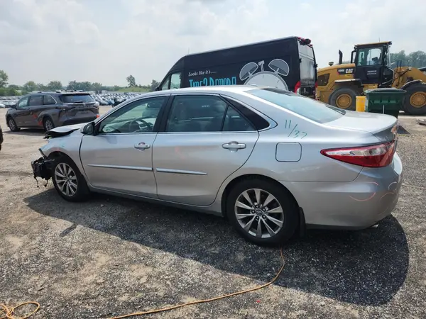 4T1BK1FK4HU579902 2017 TOYOTA CAMRY - Image 2