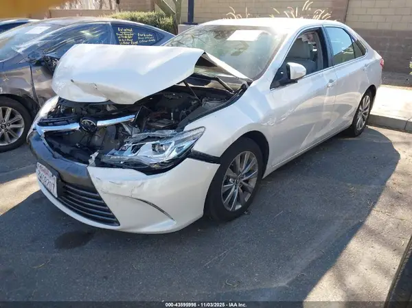 4T1BK1FK4HU580161 2017 TOYOTA CAMRY - Image 2