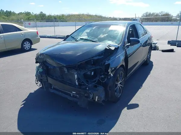 4T1BK1FK4HU581861 2017 TOYOTA CAMRY - Image 2