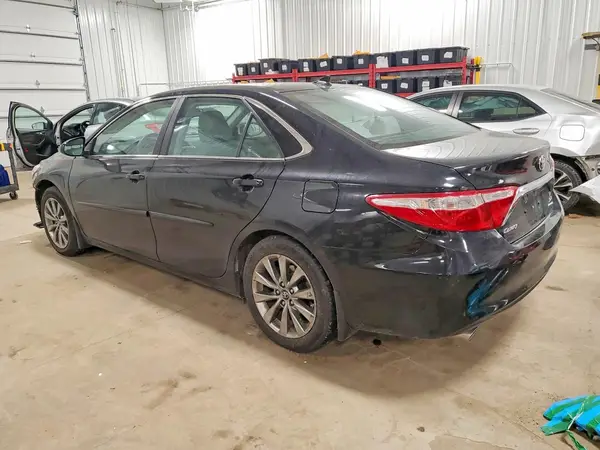 4T1BK1FK4HU584629 2017 TOYOTA CAMRY - Image 2