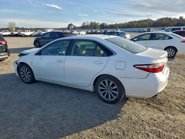 4T1BK1FK5GU030062 2016 TOYOTA CAMRY - Image 2